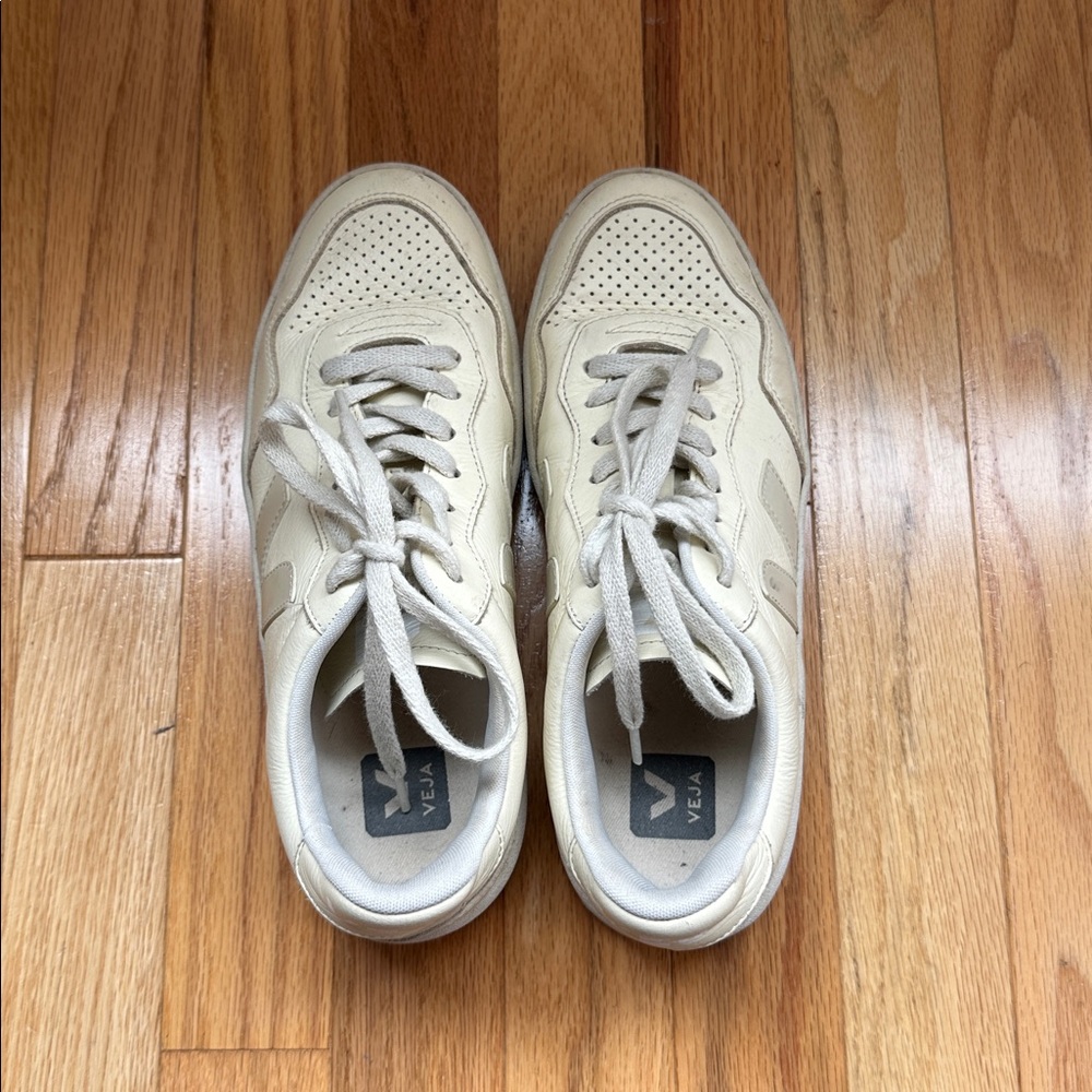 Veja Cream Sneakers W8 39
